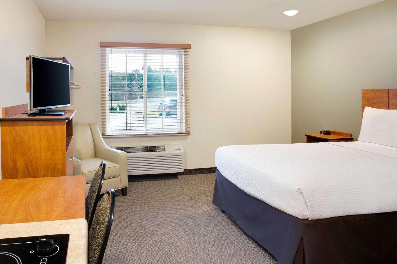Woodspring Suites Fredericksburg Exterior photo