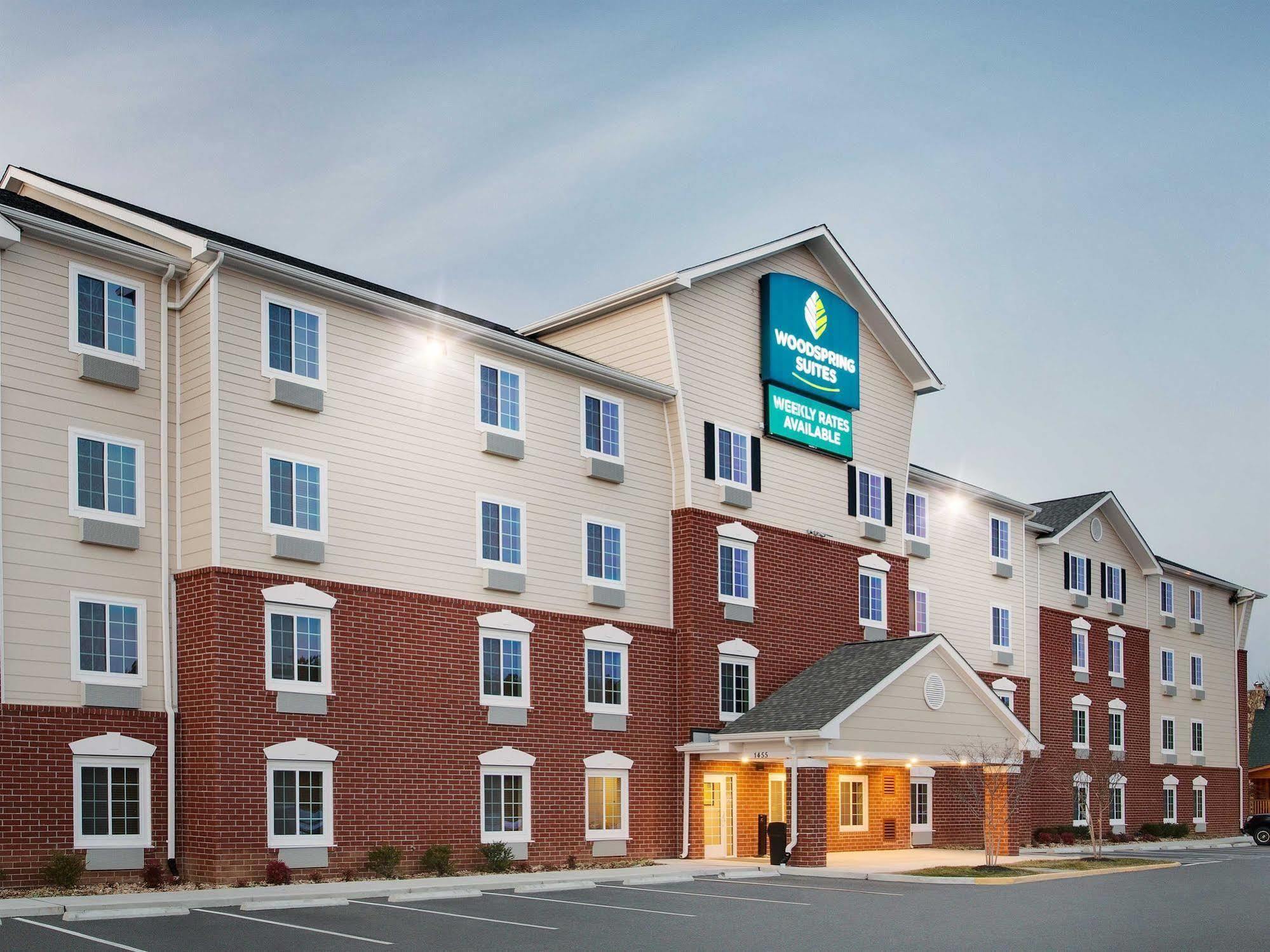 Woodspring Suites Fredericksburg Exterior photo
