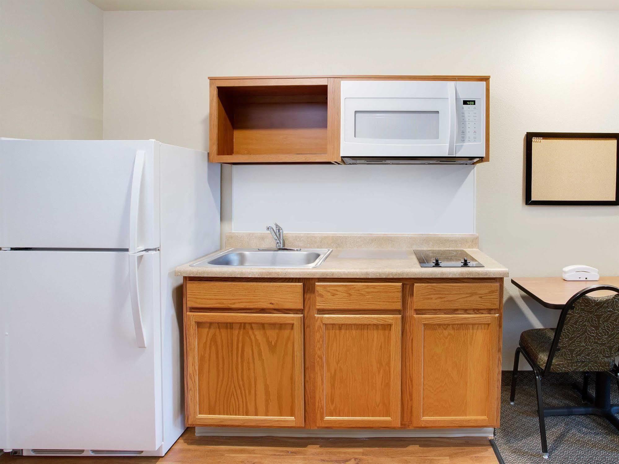 Woodspring Suites Fredericksburg Exterior photo