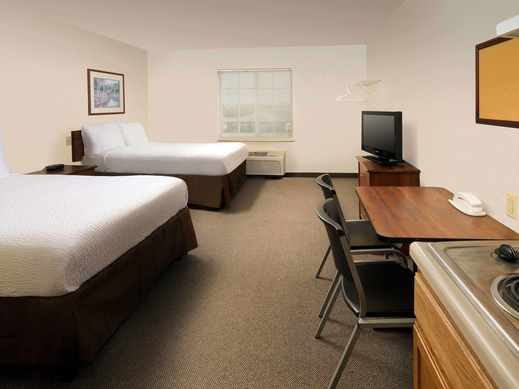Woodspring Suites Fredericksburg Exterior photo